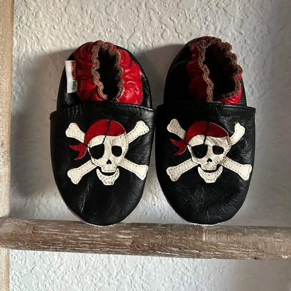 Momo Baby Pirate Skull Leather Pull on shoes sz: 6 - Picture 1 of 10